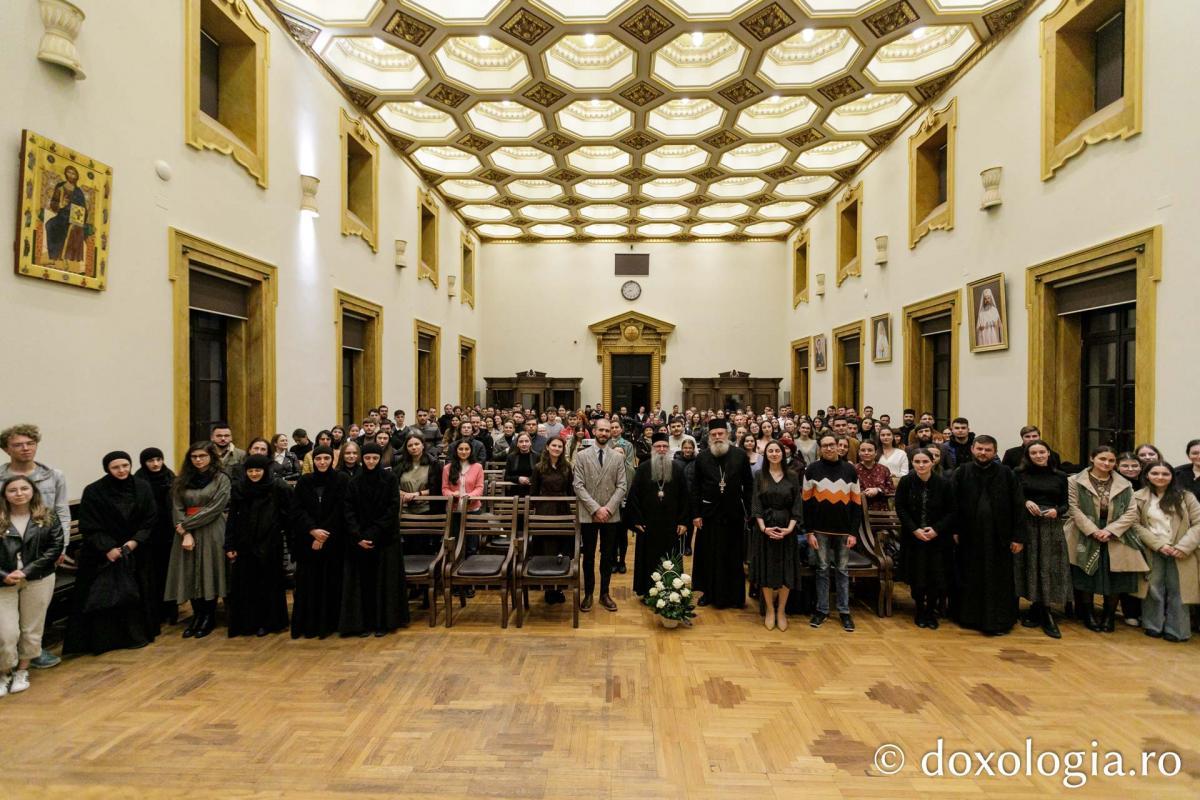 Întâlnirea Preasfințitului Siluan, Episcopul Ortodox Român al Italiei, cu membrii ASCOR Iași / Foto: pr. Silviu Cluci